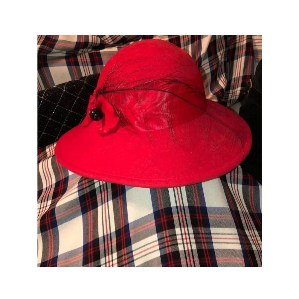Betmar Retro Vintage 1920s Wool Vibrant Red Ladies Bow Feather & Pin Hat - Picture 1 of 16